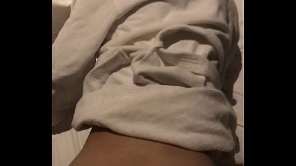 约炮19岁学妹，屁股都被我打红了，被操的直喊我爸爸！